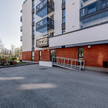 Karusselli 91- Balcony & Parking