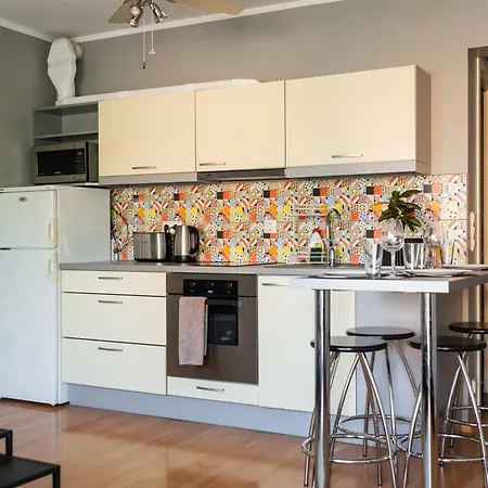 Karusselli 91- Balcony & Parking Daire Pärnu